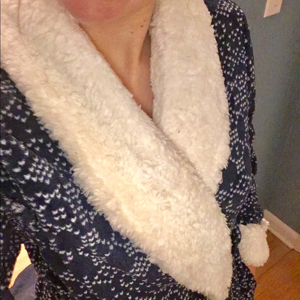 Ulta Robe | Snowflake Pattern | Super Soft! - Picture 8 of 8